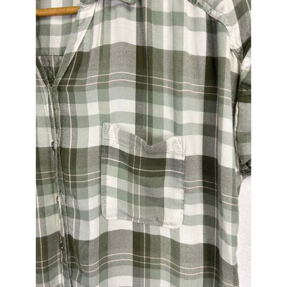 Woman's Short Sleeve Green White Plaid Button Down Top - Size Medium - Picture 3 of 11